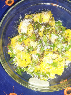 ખાંડવી (Khandvi Recipe In Gujarati) રેસીપી મુખ્ય ફોટો