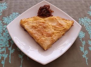 Una foto de Tortilla de huevo con papas