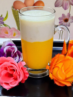 A picture of Mango Banana layer Smoothie🥭🍌.