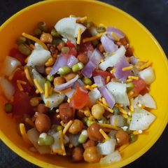 A picture of Sprout chaat.