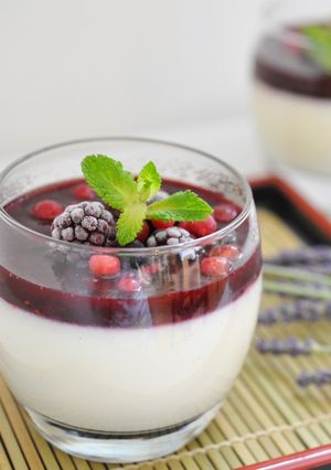 夏日莓果奶酪（無吉利丁，素食友善） 的食譜成品照片