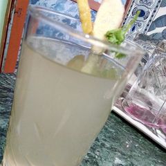 A picture of Lemonade.