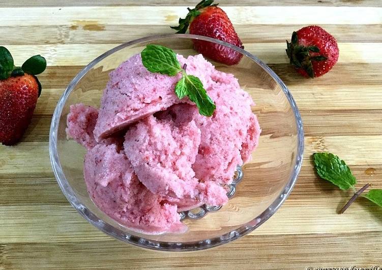 Sugar-Free Strawberry Ice Cream