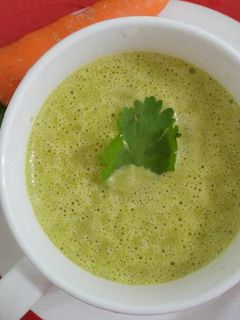 पालक क्रीमी सूप (Spinach creamy soup recipe in hindi) रेसिपी मुख्य फोटो