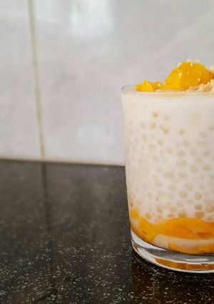 A picture of Mango Sago dessert.