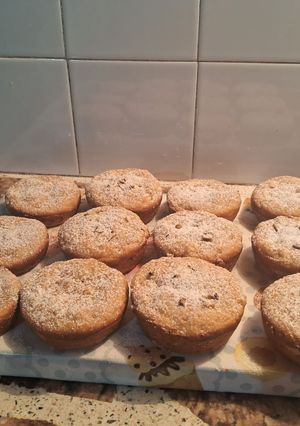Una foto de Muffins húmedos de mangos y mandarina veganos 🍊🥭🥕