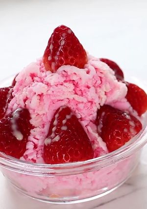 รูปของ บิงซูนมเย็นสตรอเบอร์รี่🍓