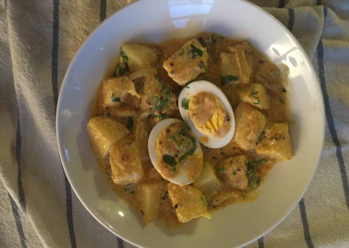 Recipe of Speedy Potatoes and Hard Boiled eggs in Yogurt Sauce