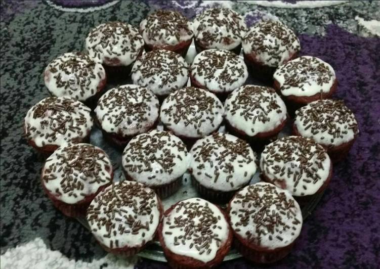 How to Prepare Favorite Red Velvet Cupcakes