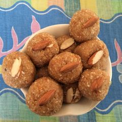 A picture of No cook, instant Ladoo from leftover.