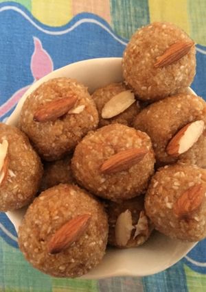 A picture of No cook, instant Ladoo from leftover.