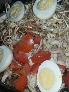 Una foto de Ensalada de lentejas y pollo