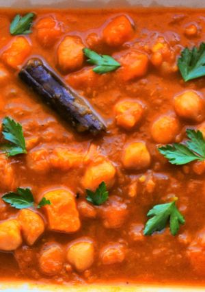 Foto principal de Curry de garbanzos con calabaza y boniato