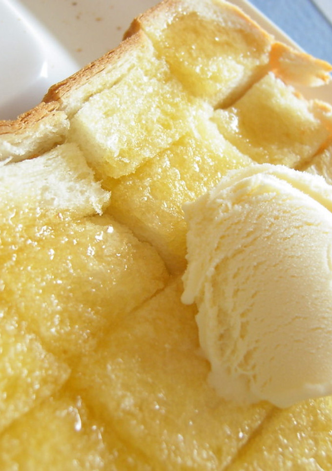 A picture of Honey Butter Toast with Vanilla Ice Cream.