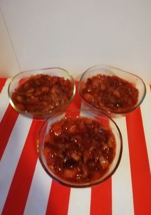 Una foto de Postre ligero de queso con sirope de fresas