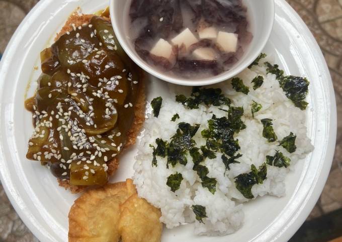 Chicken Curry Jepang + Miso Soup + Dumpling