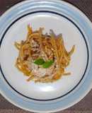 Spaghetti con parmesano y salsa de jitomate