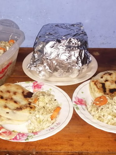 Una foto de Pupusas de frijol con queso🇸🇻