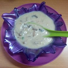 A picture of Creamy mushroom soup.
