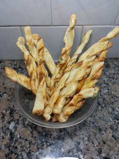 Una foto de Palitos rellenos de queso 🧀