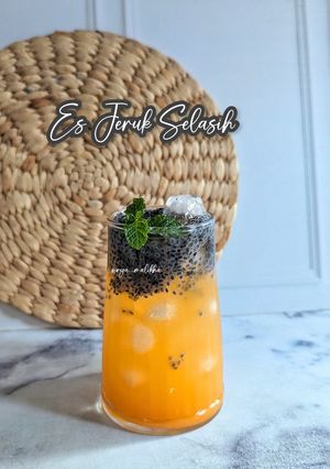Foto resep Es Jeruk Manis Selasih