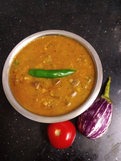 *கத்தரிக்காய், மூங்தால், கொத்சு*(கூட்டு)(brinjal kotsu recipe in tamil) செய்முறை முக்கிய புகைப்படம்