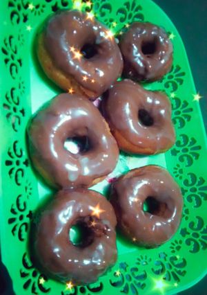 A picture of Chocolate glazed donuts.