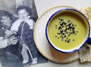 Una foto de crema de arvejas
