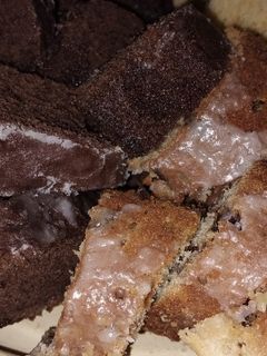 Una foto de Budines de cacao amargo y de limón!! Con baño de glasé!!