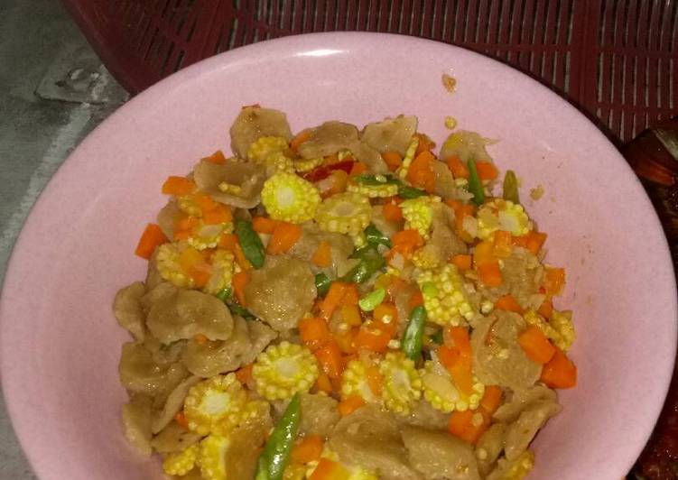 Resep Tumis jagung muda wortel bakso Lezat