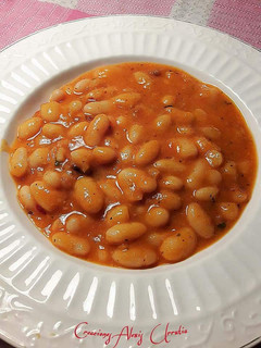 Una foto de Alubias blancas en salsa cremosa