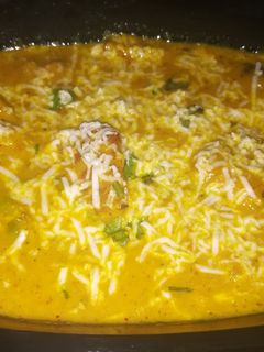 A picture of Shahi Matar Paneer masala.