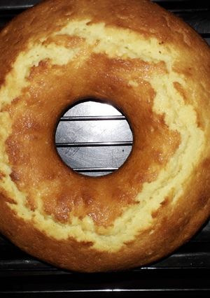 Una foto de Una rica torta hecha con crema de leche