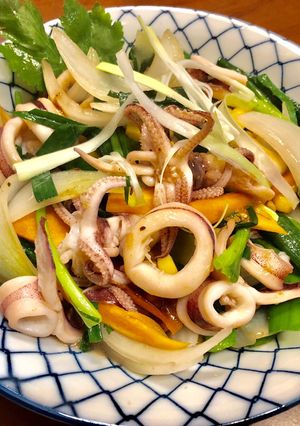 Hình của món Mực xào rau củ.