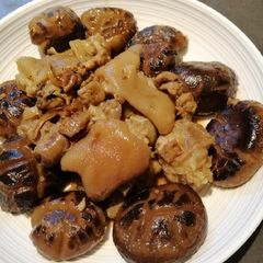 A picture of Shitake Mushroom with Pork.