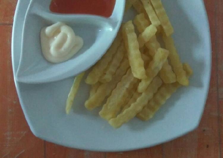 Resep: Makan di DimeKentang goreng enak,sederhana, kelas kfc. Kw😄😄