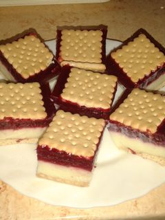 Meggyes-pudingos kekszcsoda recept fotója