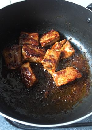 Una foto de Costillitas de cerdo en salsas
