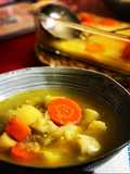 Porrusalda con migas de bacalao