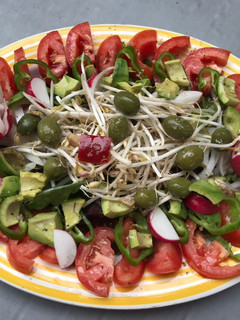 Una foto de Ensalada variada con brotes de soja, para currantes, nº 8