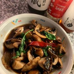 A picture of 3 cups mushrooms.