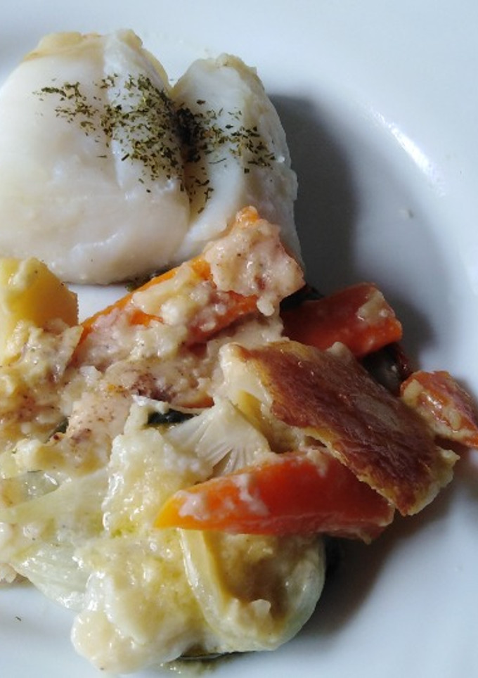 Una foto de Bacalao con verduras a la sartén