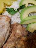 Bonito, con palta, arroz y papita sancochada