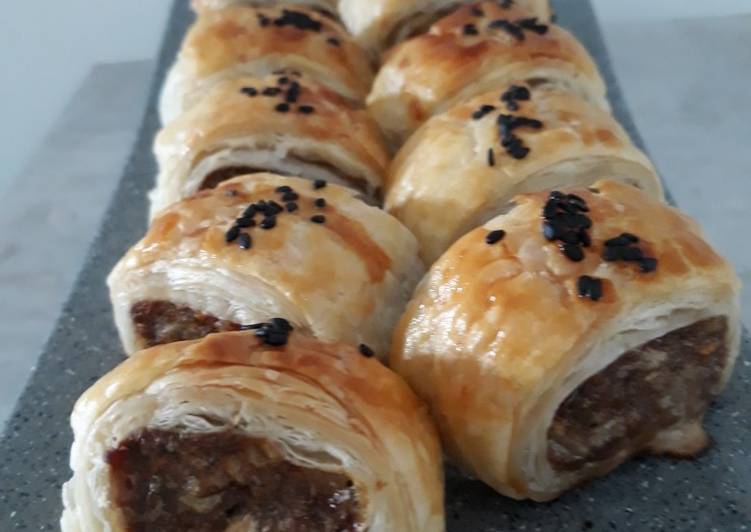 Beef Sausage Puff Pastry Roll
