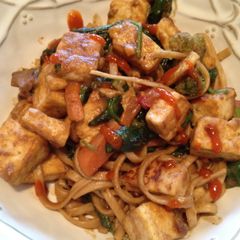 A picture of Tofu Noodle Toss with Peanut Sauce.