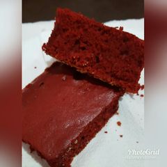 A picture of Red velvet cakes.