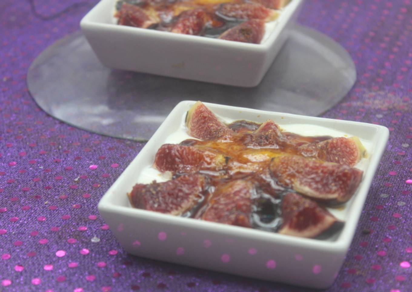 Higos con yogurt griego