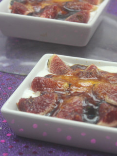 Una foto de Higos con yogurt griego