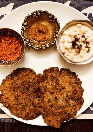 A picture of Gluten-Free Methi Gajar Paranthas.
