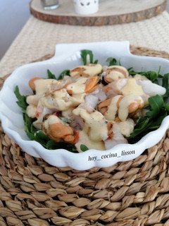 Una foto de Ensalada de alubias blancas con merluza